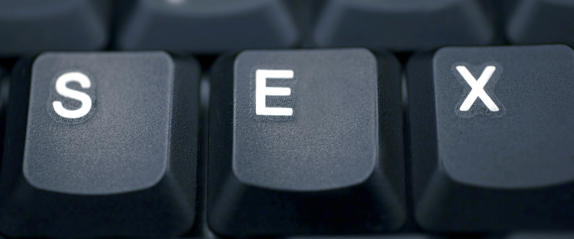 letters s and e on a keyboard